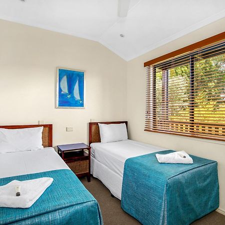 Tin Can Bay Marina Villas Екстериор снимка