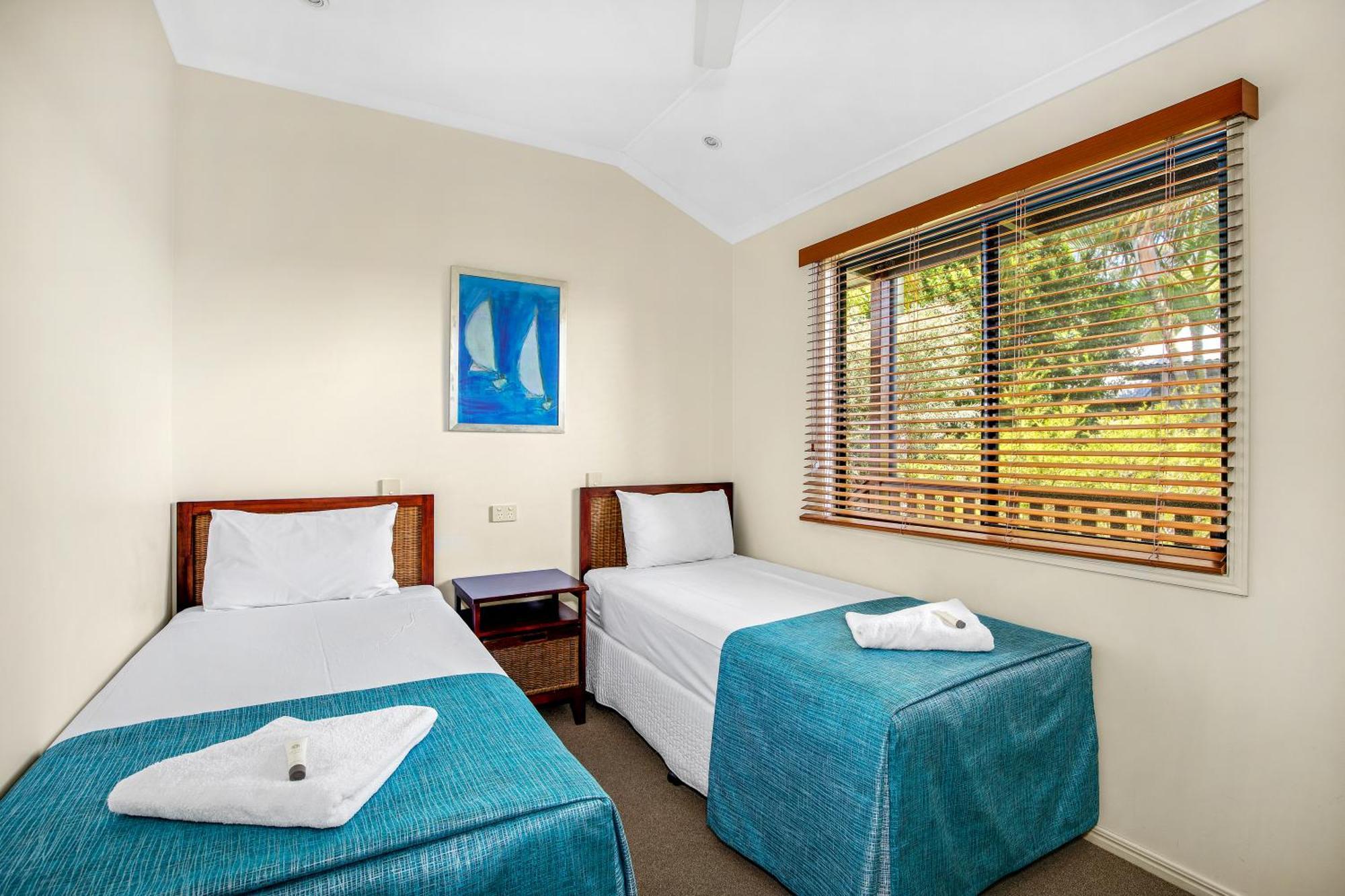 Tin Can Bay Marina Villas Екстериор снимка