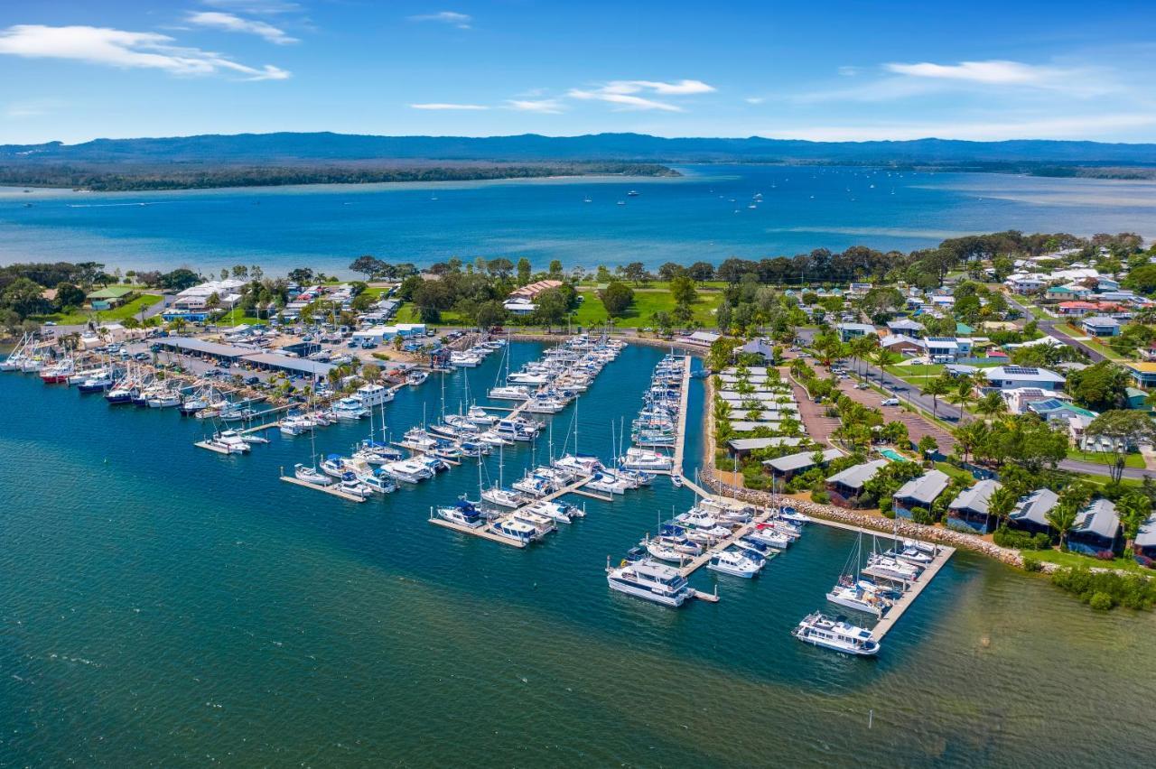Tin Can Bay Marina Villas Екстериор снимка