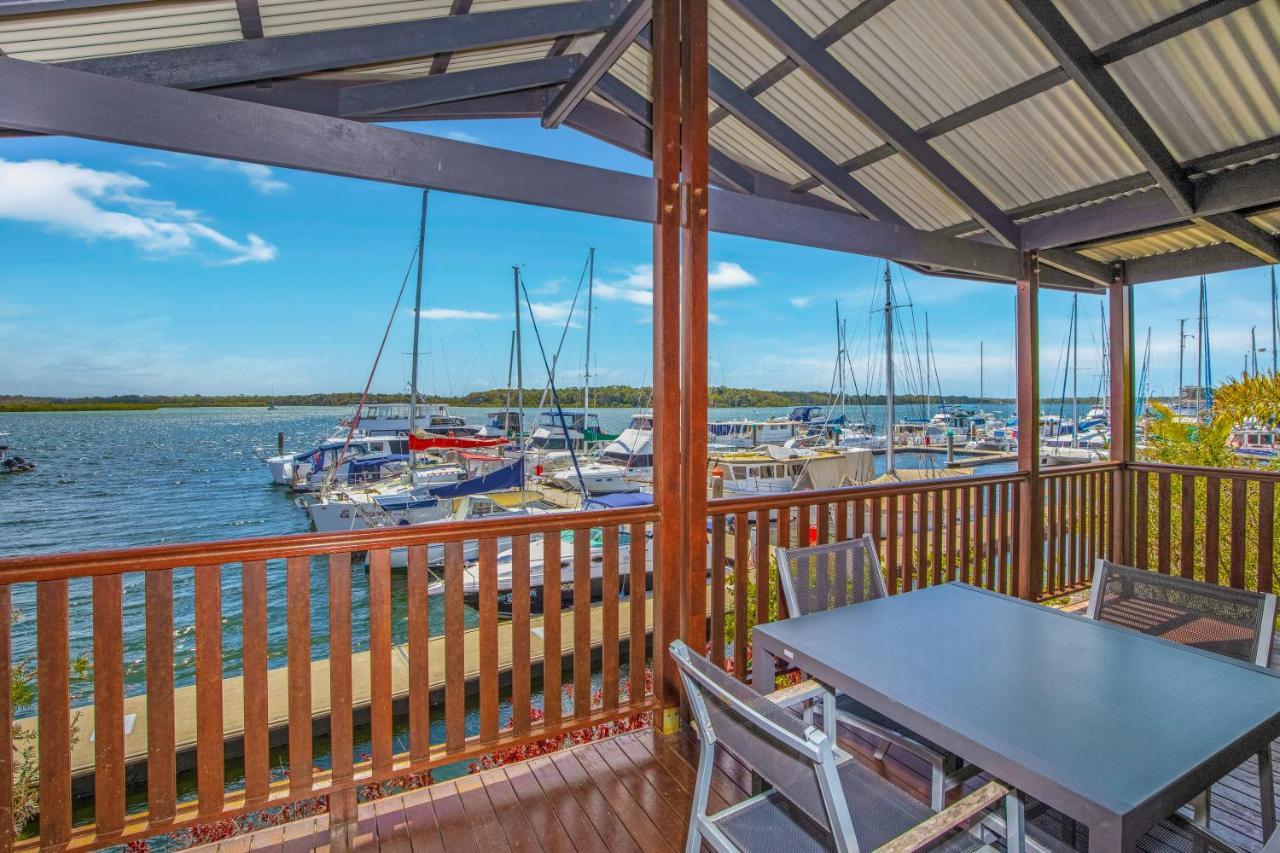 Tin Can Bay Marina Villas Екстериор снимка